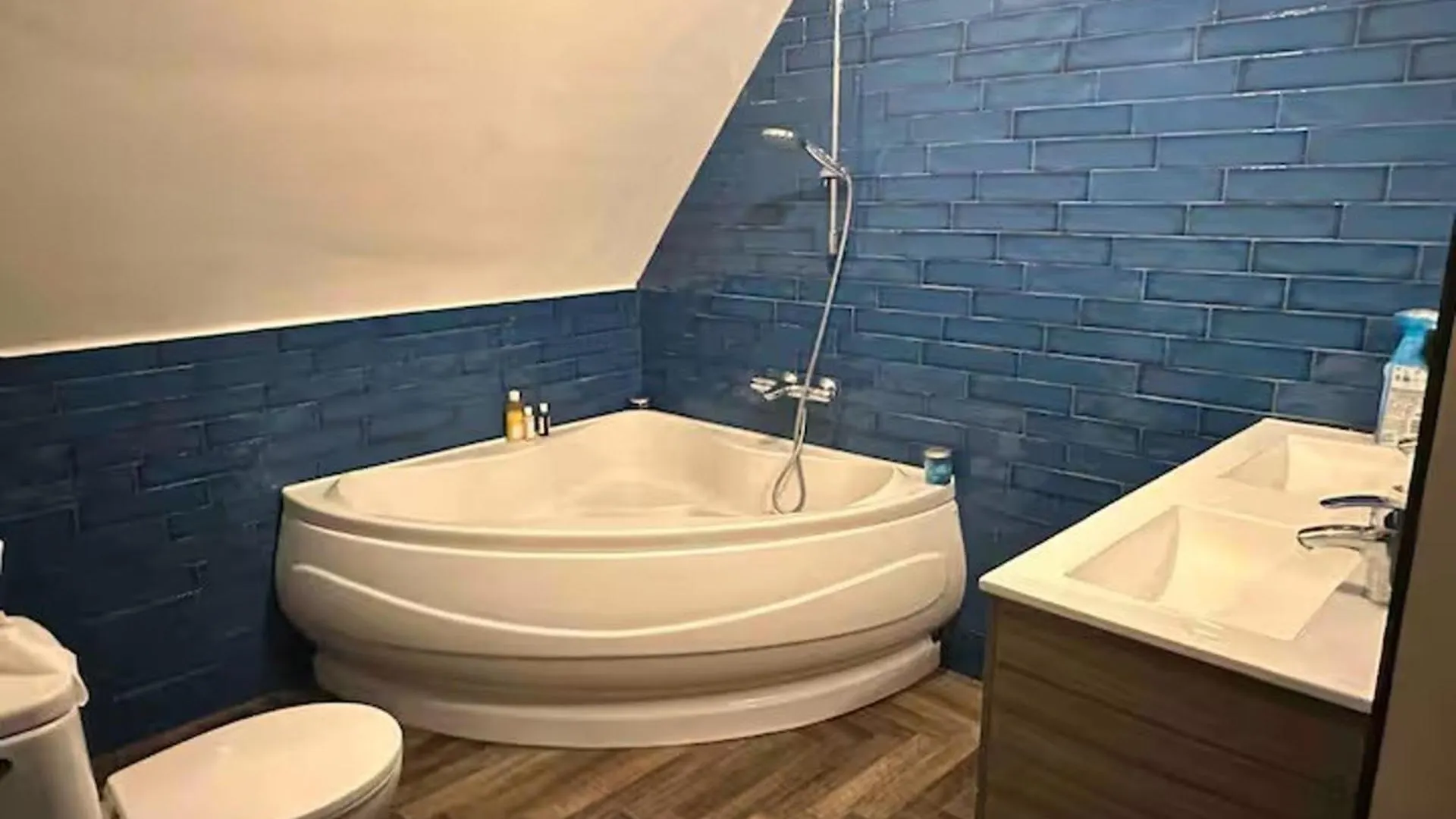 5 Bed-Sleeps 9-Sea View-Beach-Free Parking Plozevet Holiday home