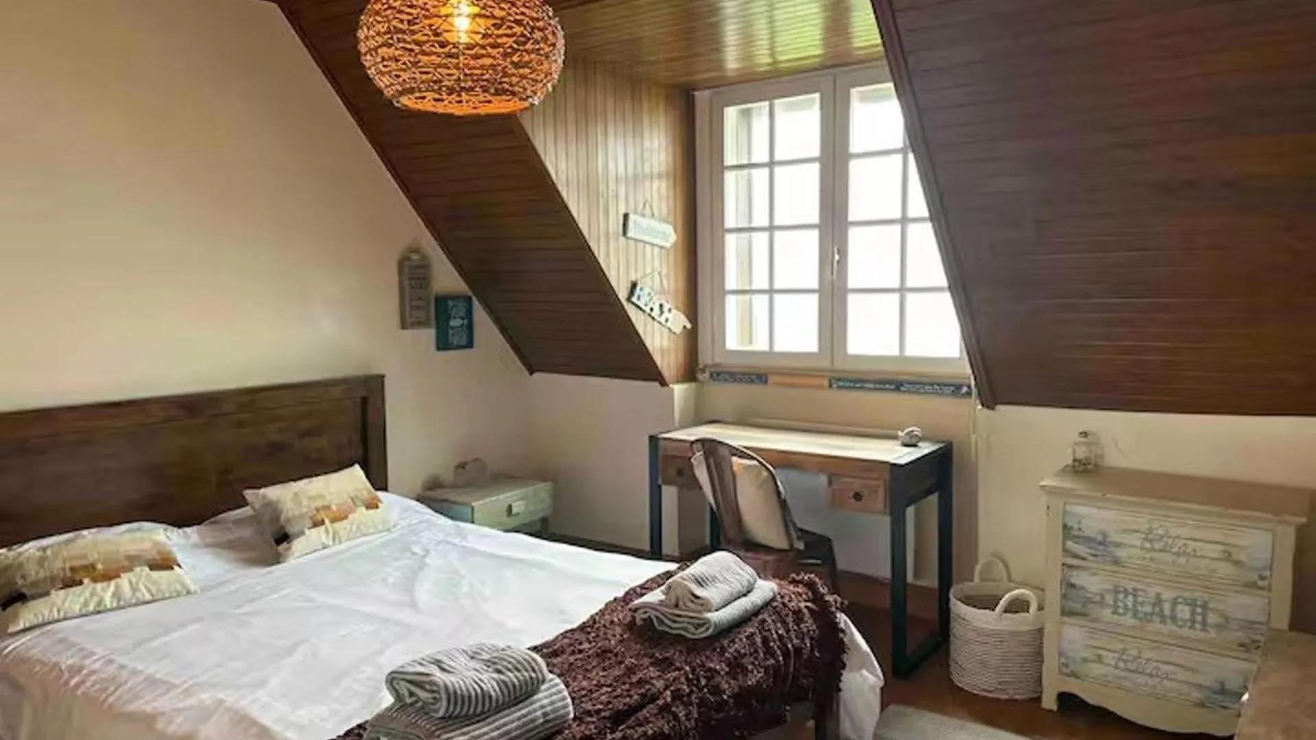 5 Bed-Sleeps 9-Sea View-Beach-Free Parking Plozevet