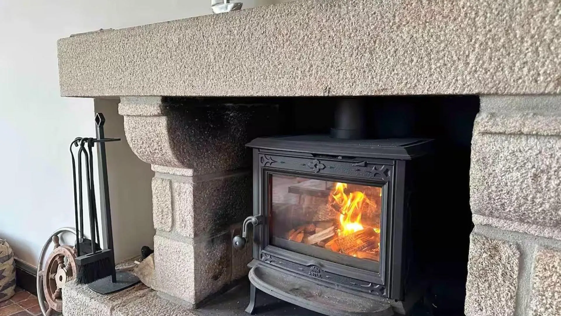 5 Bed-Sleeps 9-Sea View-Beach-Free Parking Plozevet