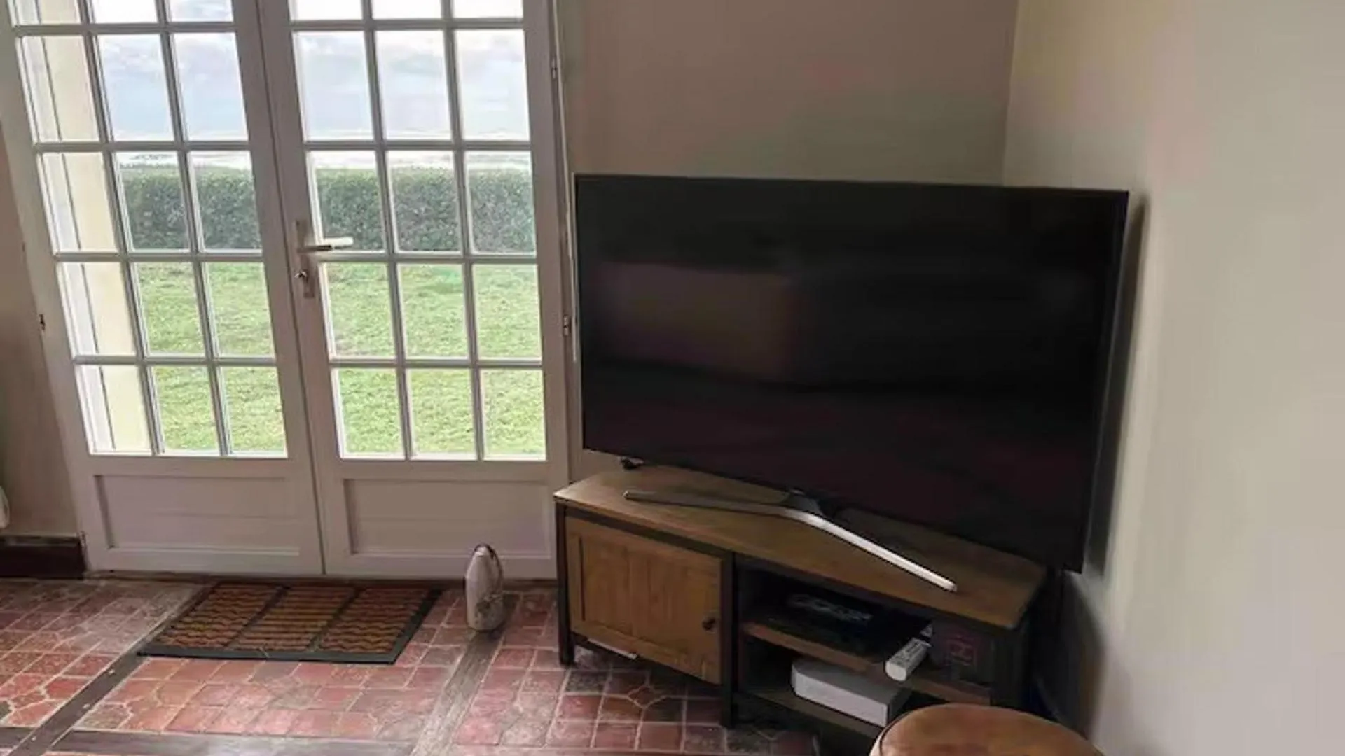 Holiday home 5 Bed-Sleeps 9-Sea View-Beach-Free Parking Plozevet