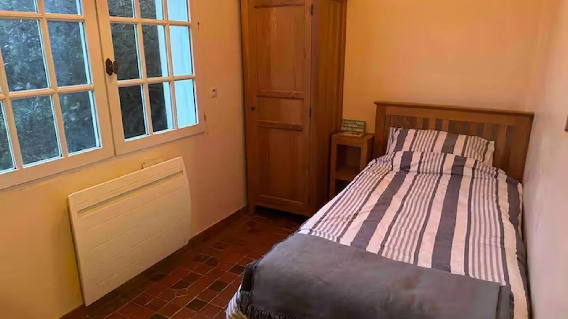 5 Bed-Sleeps 9-Sea View-Beach-Free Parking Plozevet France