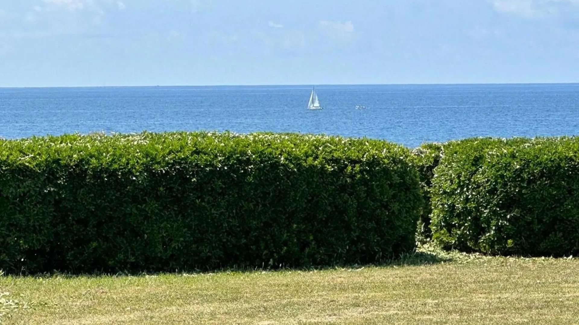 Holiday home 5 Bed-Sleeps 9-Sea View-Beach-Free Parking Plozevet France